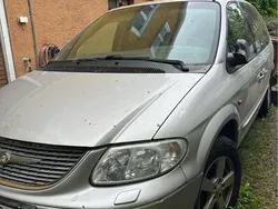 Grå Begagnad 2002 Chrysler Grand Voyager Minibuss | 6 000 kr (Superpris)