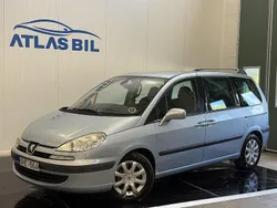 Ljusgrå Begagnad 2003 Peugeot 807 Minibuss | 34 900 kr