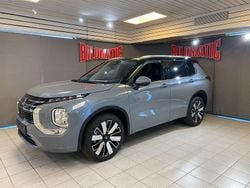 Grå Ny 2025 Mitsubishi Outlander P-HEV Edition SUV | 609 800 kr (Dyr)