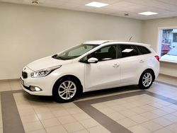Vit Begagnad 2015 Kia Ceed Halvkombi | 119 900 kr (Dyr)