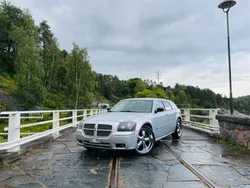Silver Begagnad 2006 Dodge Magnum Kombi | 30 000 kr