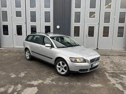 Ljusgrå (grå) Begagnad 2005 Volvo V50 Kombi | 42 900 kr (Marknadspris)