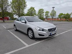 Grå Begagnad 2012 Volvo S60 Momentum Sedan | 120 000 kr (Marknadspris)