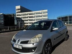 Silver Begagnad 2008 Renault Clio R.S. Halvkombi | 20 000 kr (Marknadspris)