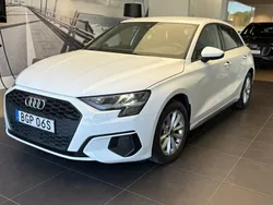 Vit (ibisvit) Begagnad 2022 Audi A3 Sportback Proline Halvkombi | 229 000 kr (Marknadspris)