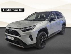 Grå Begagnad 2024 Toyota RAV4 Hybrid Style SUV | 489 900 kr (Marknadspris)