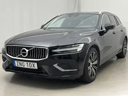 Svart Begagnad 2021 Volvo V60 Inscription Kombi | 239 000 kr (Marknadspris)