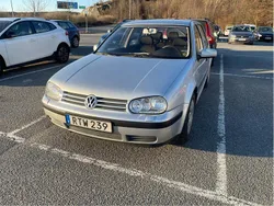 Silver Begagnad 2001 VW Golf IV Basis Halvkombi | 15 000 kr (Lite dyr)