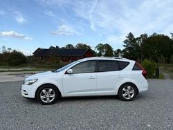 Vit Begagnad 2011 Kia Ceed Sportswagon Kombi | 60 000 kr (Marknadspris)