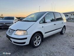 Vit Begagnad 2006 VW Sharan Minibuss | 1 000 kr