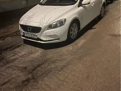 Vit Begagnad 2018 Volvo V40 Kinetic Kombi | 160 000 kr (Marknadspris)
