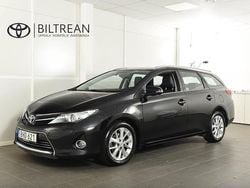 Svart Begagnad 2013 Toyota Auris Executive Kombi | 148 900 kr (Marknadspris)