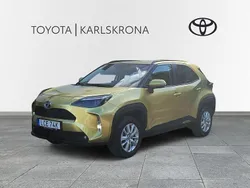 Gul Begagnad 2023 Toyota Yaris Cross Active SUV | 269 000 kr (Marknadspris)