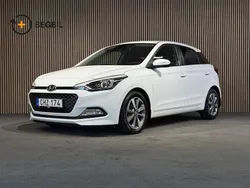 Vit Begagnad 2015 Hyundai i20 Halvkombi | 139 200 kr (Marknadspris)