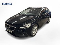 Svart Begagnad 2019 Volvo V40 CC Pro Kombi | 214 900 kr (Marknadspris)