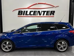 Blå Begagnad 2014 Ford Focus Titanium Kombi | 69 800 kr (Marknadspris)