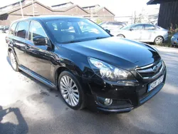Svart Begagnad 2012 Subaru Legacy Kombi | 49 900 kr