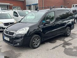 Svart Begagnad 2017 Peugeot Partner Minibuss | 89 000 kr (Bra pris)