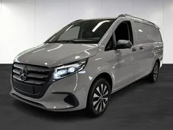 Grå Ny 2025 Mercedes Vito Minibuss | 735 000 kr