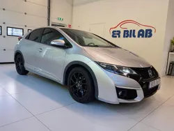 Silver Begagnad 2015 Honda Civic Halvkombi | 123 900 kr (Marknadspris)