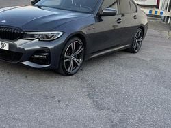 Grå Begagnad 2021 BMW 330e M Sport Sedan | 350 000 kr (Bra pris)