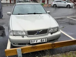 Grå Begagnad 2000 Volvo V70 Standard Kombi | 5 900 kr (Superpris)