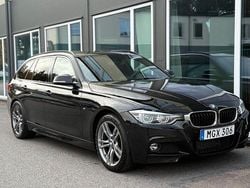 Svart Begagnad 2016 BMW 320 M Sport Kombi | 199 400 kr (Marknadspris)