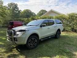 Vit Begagnad 2016 Mitsubishi L200 Pickup | 170 000 kr (Bra pris)