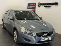 Ljusblå Begagnad 2010 Volvo S60 Summum Sedan | 99 900 kr (Marknadspris)