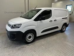 Vit Begagnad 2023 Citroën e-Berlingo Business Class Minibuss | 349 000 kr (Bra pris)