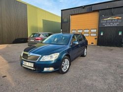 Mörkblå (blå) Begagnad 2012 Skoda Octavia Elegance Kombi | 39 900 kr (Marknadspris)