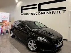 Svart Begagnad 2018 Volvo V40 Kombi | 149 900 kr (Marknadspris)