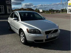 Grå Begagnad 2006 Volvo S40 Sedan | 19 900 kr (Superpris)
