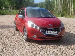 Röd Begagnad 2013 Peugeot 208 GTi Halvkombi | 89 000 kr (Marknadspris)