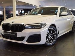 Vit Begagnad 2022 BMW 520 M Sport Sedan | 369 900 kr (Superpris)