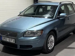 Blå Begagnad 2006 Volvo V50 Kinetic Kombi | 34 899 kr (Marknadspris)