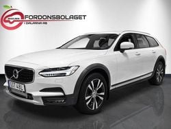 Vit Begagnad 2019 Volvo V90 CC Momentum Kombi | 259 000 kr (Marknadspris)