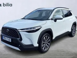 Vit Begagnad 2024 Toyota Corolla Cross Style SUV | 384 900 kr (Lite dyr)