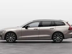 Grå Ny 2024 Volvo V60 Plus Kombi | 654 000 kr