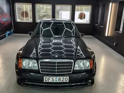Blå Begagnad 1989 Mercedes E300 Sportkupé | 1 495 000 kr