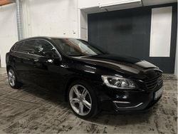 Svart Begagnad 2017 Volvo V60 Summum Kombi | 140 000 kr (Marknadspris)
