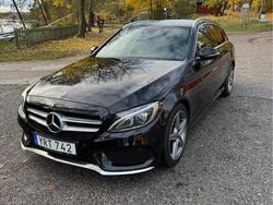 Svart Begagnad 2018 Mercedes C220 AMG line Kombi | 239 000 kr (Marknadspris)