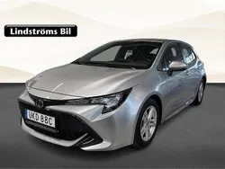 Silver Begagnad 2022 Toyota Corolla Hybrid Active Halvkombi | 229 000 kr (Marknadspris)