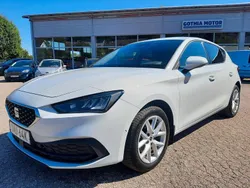 Vit Begagnad 2021 Seat Leon Style Halvkombi | 144 900 kr (Marknadspris)