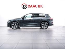 Mörkgrå Begagnad 2022 Audi e-tron Proline SUV | 349 700 kr (Bra pris)