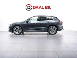 Mörkgrå Begagnad 2022 Audi e-tron Proline SUV | 349 700 kr (Bra pris)