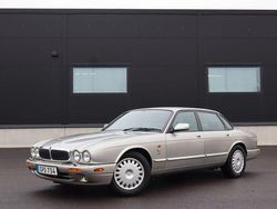 Ljusgrå Begagnad 1998 Jaguar XJ Executive Sedan | 49 900 kr