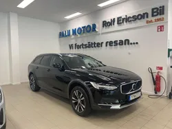 Svart Begagnad 2022 Volvo V90 CC Kombi | 389 500 kr (Marknadspris)