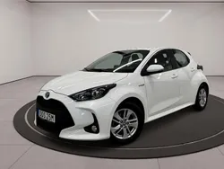 Vit Begagnad 2021 Toyota Yaris Active Halvkombi | 205 500 kr (Marknadspris)