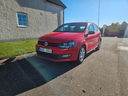 Röd Begagnad 2012 VW Polo Halvkombi | 67 900 kr (Marknadspris)